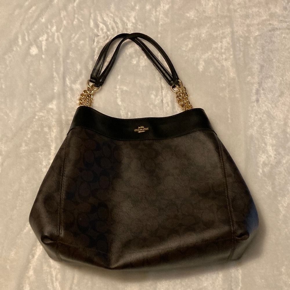 Lexy Chain Coach Shoulder bag in signature canvas